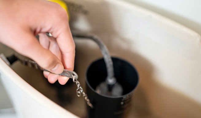 Ways Manually Flush the Toilet